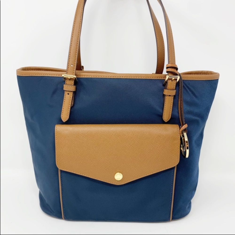 Micheal Kors Large Vinyl Shoulder Bag